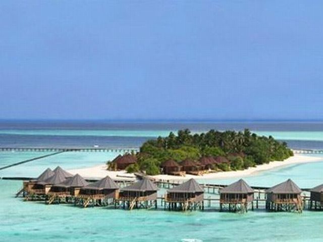 Komandoo Island Resort & Spa